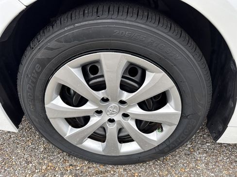 Used 2023 Toyota Corolla LE FWD image 10