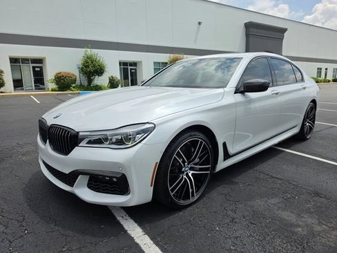 Used 2019 BMW 750i xDrive w/ Executive Package AWD/4WD image 15