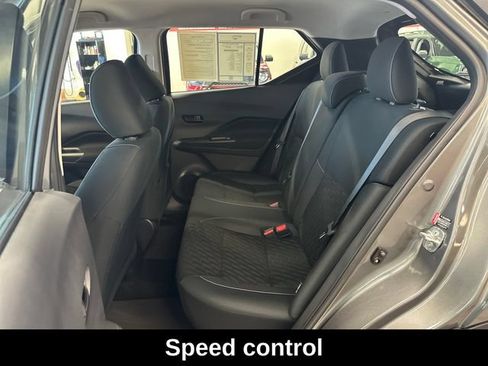 Used 2022 Nissan Kicks S FWD image 5