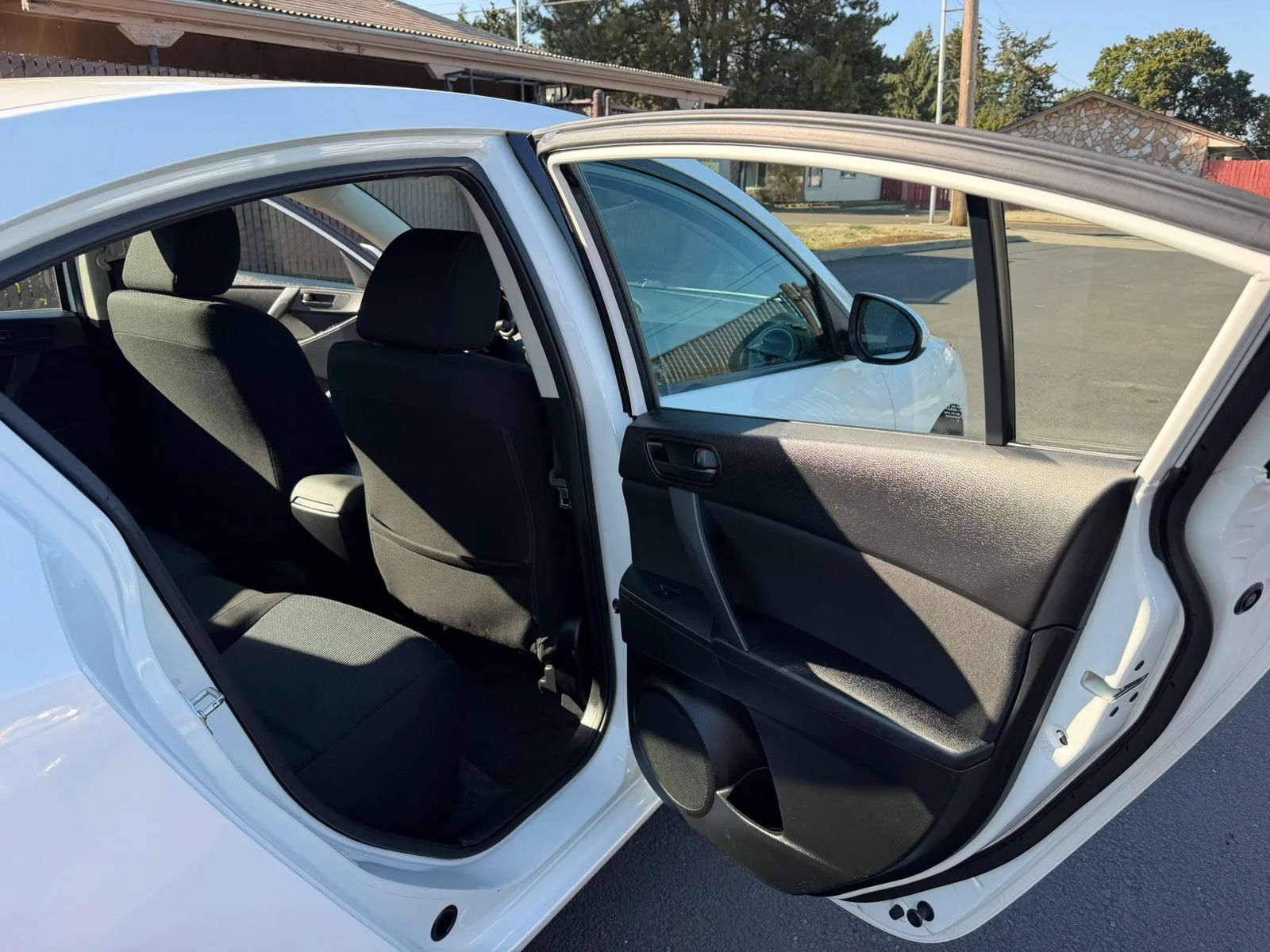 Used 2010 MAZDA MAZDA3 i Sport FWD image 12