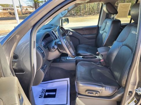 Used 2021 Nissan Frontier PRO-4X w/ Pro-4x Utility Package image 10