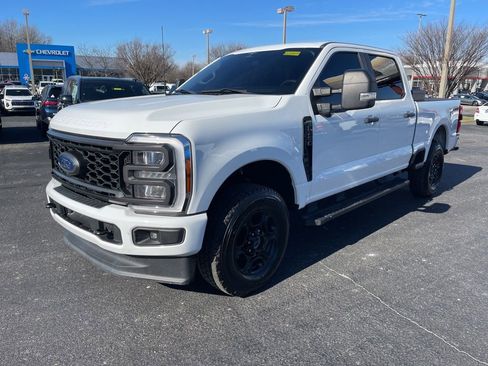 Used 2023 Ford F250 XL w/ STX Appearance Package image 3