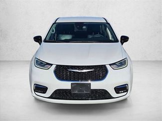 Used 2024 Chrysler Pacifica Limited FWD video 2