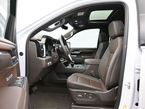 Used 2024 GMC Sierra 1500 Denali w/ Denali Reserve Package image 8