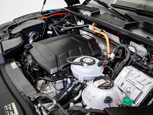 Used 2024 Audi Q5 e Premium image 48