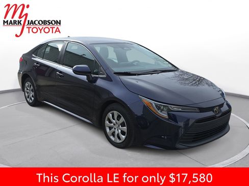 Used 2023 Toyota Corolla LE image 5
