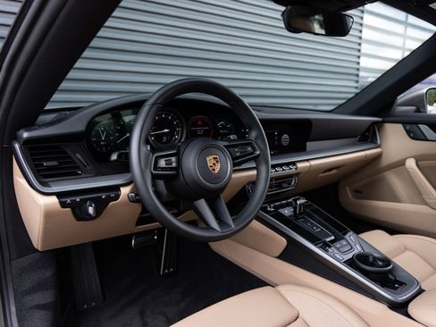 Certified 2024 Porsche 911 Carrera RWD image 4
