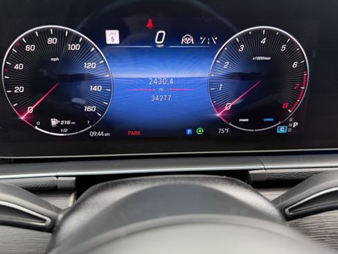Used 2024 Mercedes-Benz GLS 450 4MATIC image 6