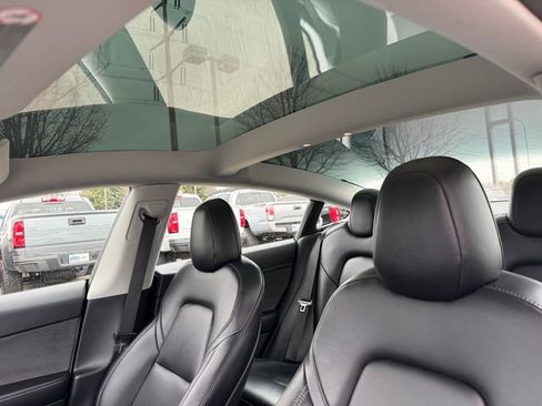 Used 2022 Tesla Model 3 Performance image 26