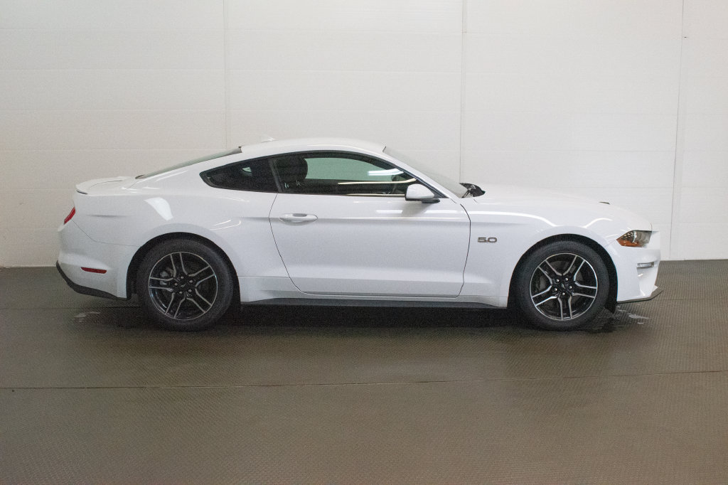 Used 2020 Ford Mustang GT RWD image 3