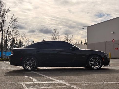 Used 2016 Dodge Charger R/T image 6