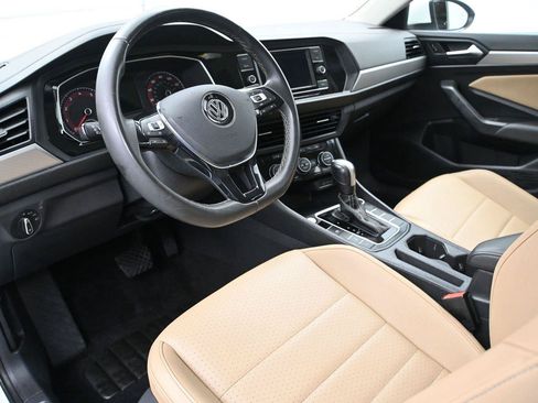 Used 2021 Volkswagen Jetta SE w/ SE Cold Weather Package FWD image 2