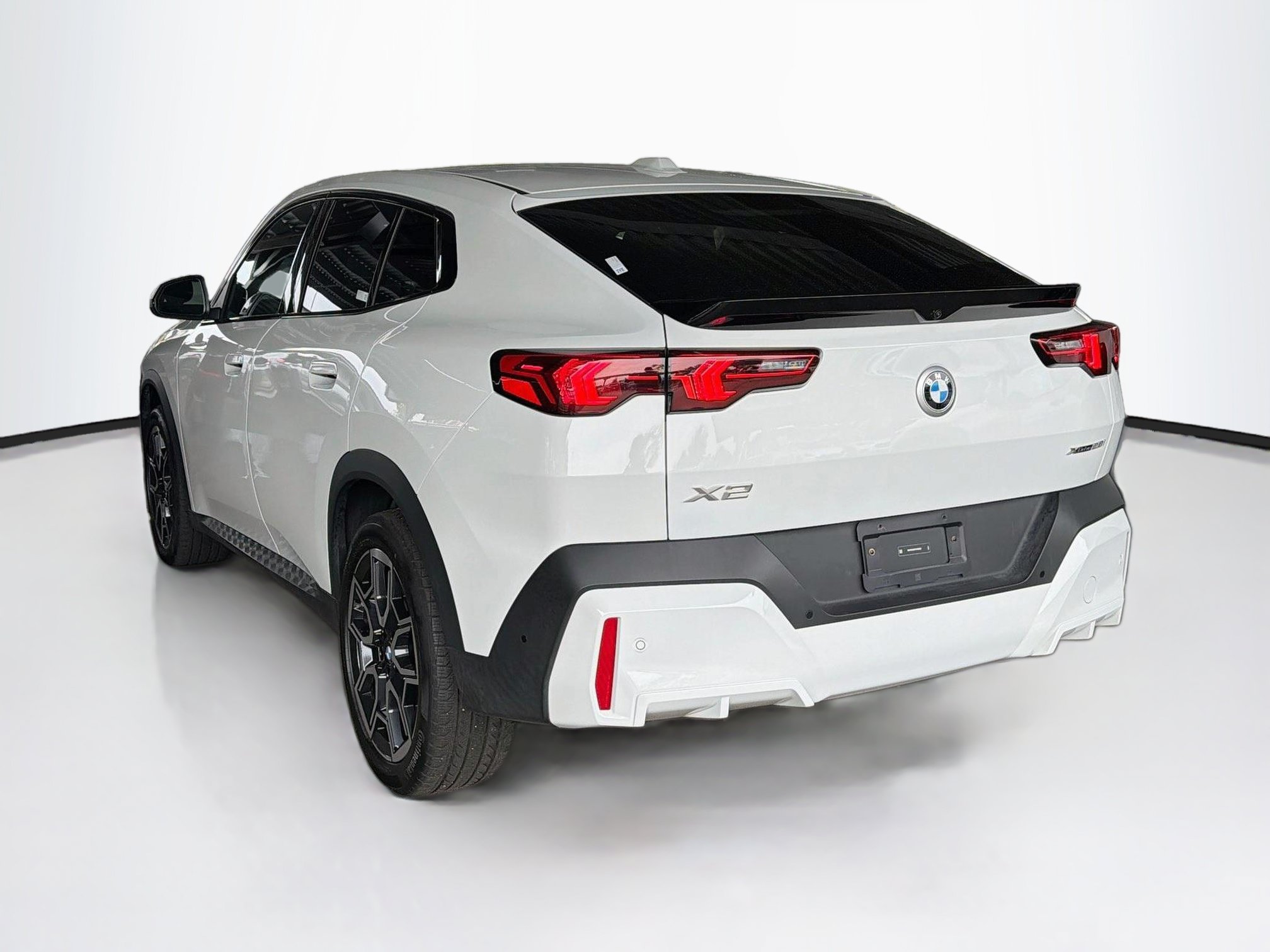 Used 2026 BMW X2 xDrive28i AWD/4WD image 5