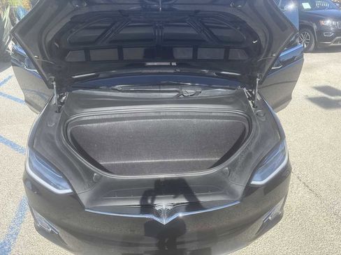 Used 2018 Tesla Model X 75D image 28