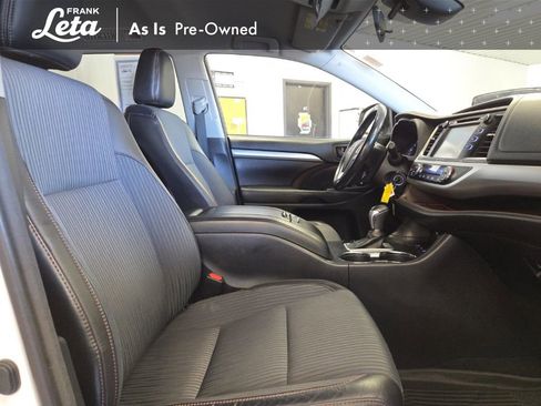 Used 2017 Toyota Highlander Plus image 19
