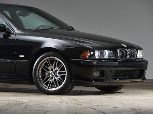 Used 2003 BMW M5 RWD image 9