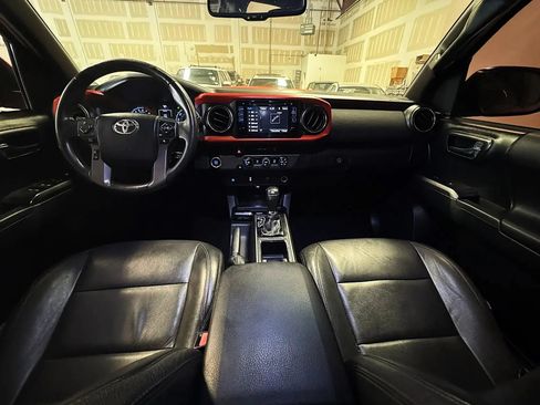 Used 2016 Toyota Tacoma TRD Sport w/ Towing Package RWD image 14
