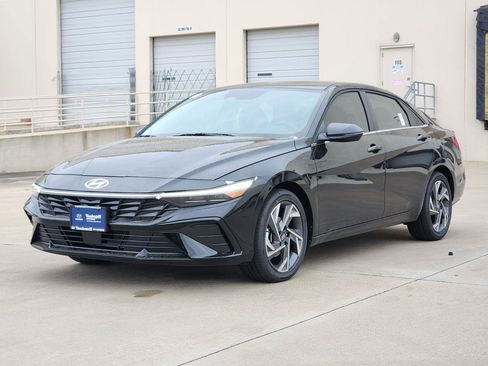 New 2026 Hyundai Elantra Limited FWD image 2