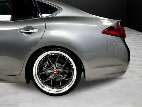 Used 2015 INFINITI Q70 5.6 w/ Sport Package AWD/4WD image 38