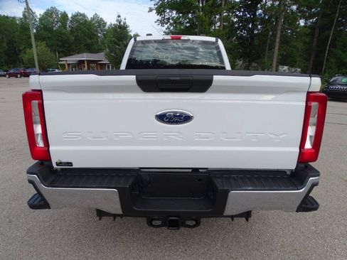 Used 2025 Ford F250 4x4 Crew Cab XL image 7