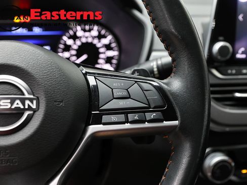 Used 2024 Nissan Altima 2.5 SR FWD image 16