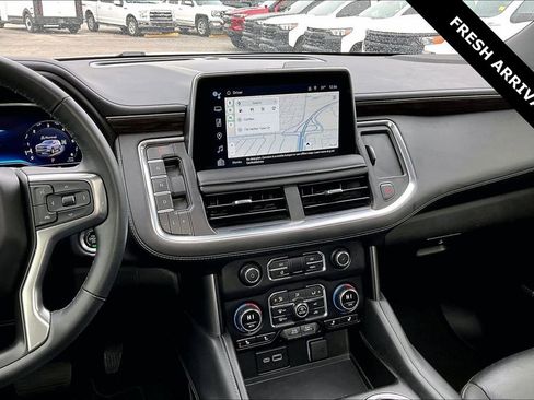 Used 2024 Chevrolet Suburban Z71 w/ Off-Road Capability Package image 9