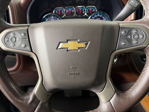 Used 2018 Chevrolet Silverado 1500 High Country AWD/4WD image 16