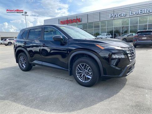 Used 2025 Nissan Rogue S image 25