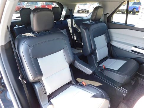 Used 2023 Ford Explorer XLT w/ Equipment Group 202A AWD/4WD image 25