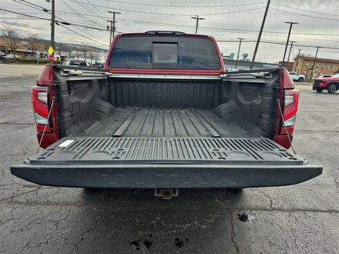 Used 2021 Nissan Titan SL w/ Moonroof Package image 32