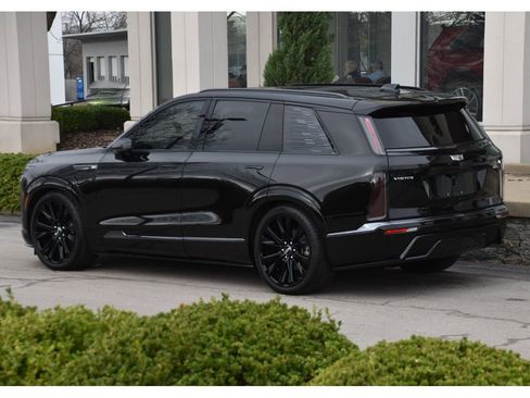 Certified 2026 Cadillac Vistiq Platinum image 6