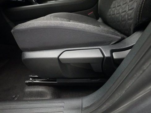 Certified 2025 Nissan Kicks SV image 28