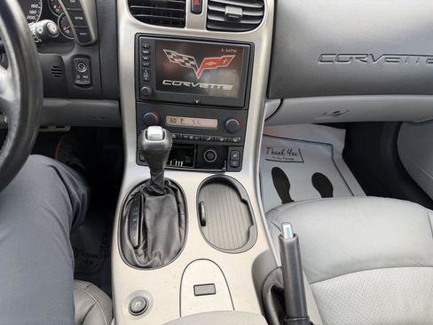 Used 2005 Chevrolet Corvette Coupe w/ Preferred Equipment Group RWD image 16