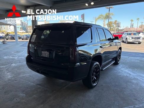 Used 2017 GMC Yukon SLE w/ SLE Value Package image 3