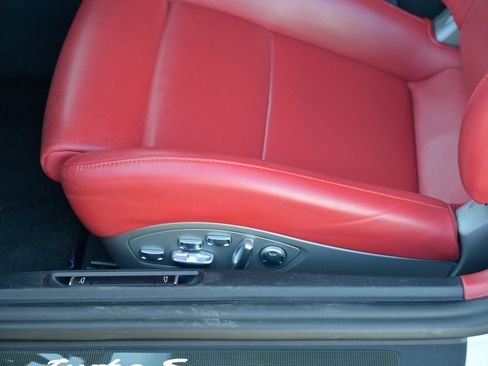 Used 2015 Porsche 911 Turbo S image 21