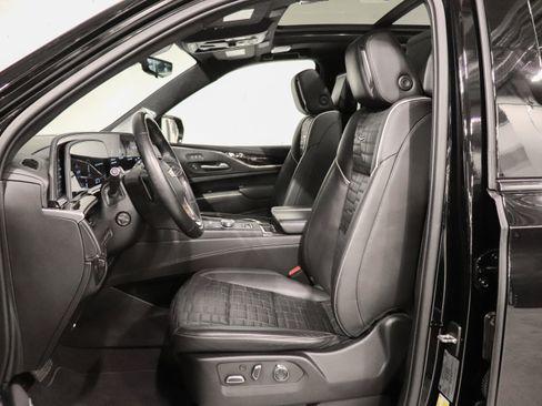 Certified 2023 Cadillac Escalade Sport Platinum AWD/4WD image 13