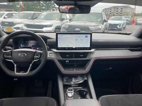 Used 2025 Ford Explorer ST AWD/4WD image 25