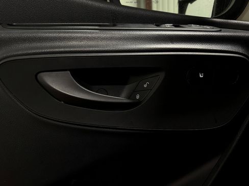 Used 2021 Mercedes-Benz Sprinter 2500 image 8