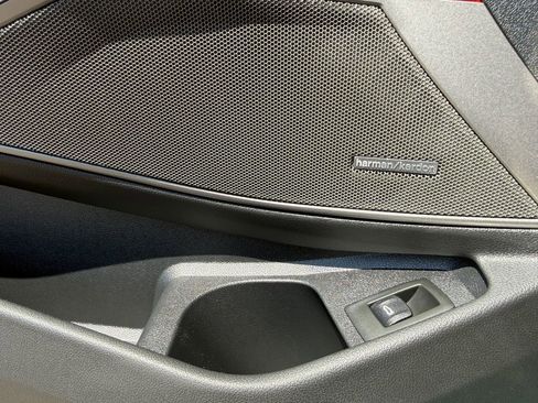 Used 2025 BMW M3 w/ M Carbon Exterior Package RWD image 30