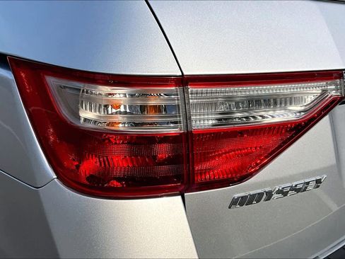 Used 2013 Honda Odyssey EX image 29