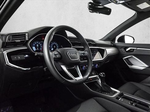 Certified 2025 Audi Q3 2.0T Premium w/ Convenience Package image 10