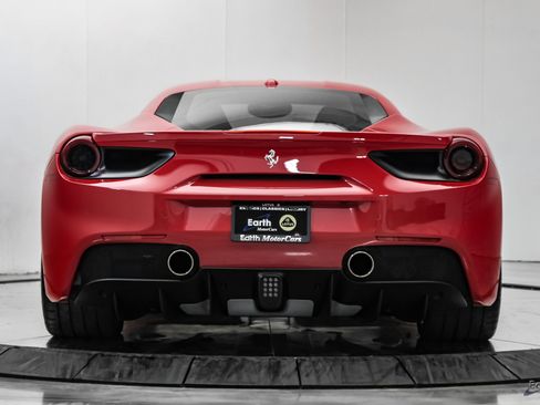 Used 2017 Ferrari 488 GTB RWD image 14