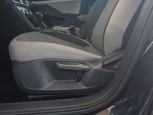 Certified 2023 Volkswagen Taos S image 14