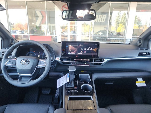 New 2026 Toyota Sienna XLE Woodland Edition AWD/4WD image 19