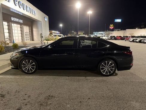 Used 2021 Lexus ES 350 w/ Premium Package image 2