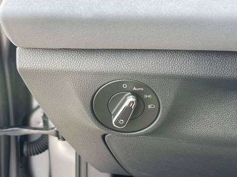 New 2026 Volkswagen Jetta SE FWD image 19