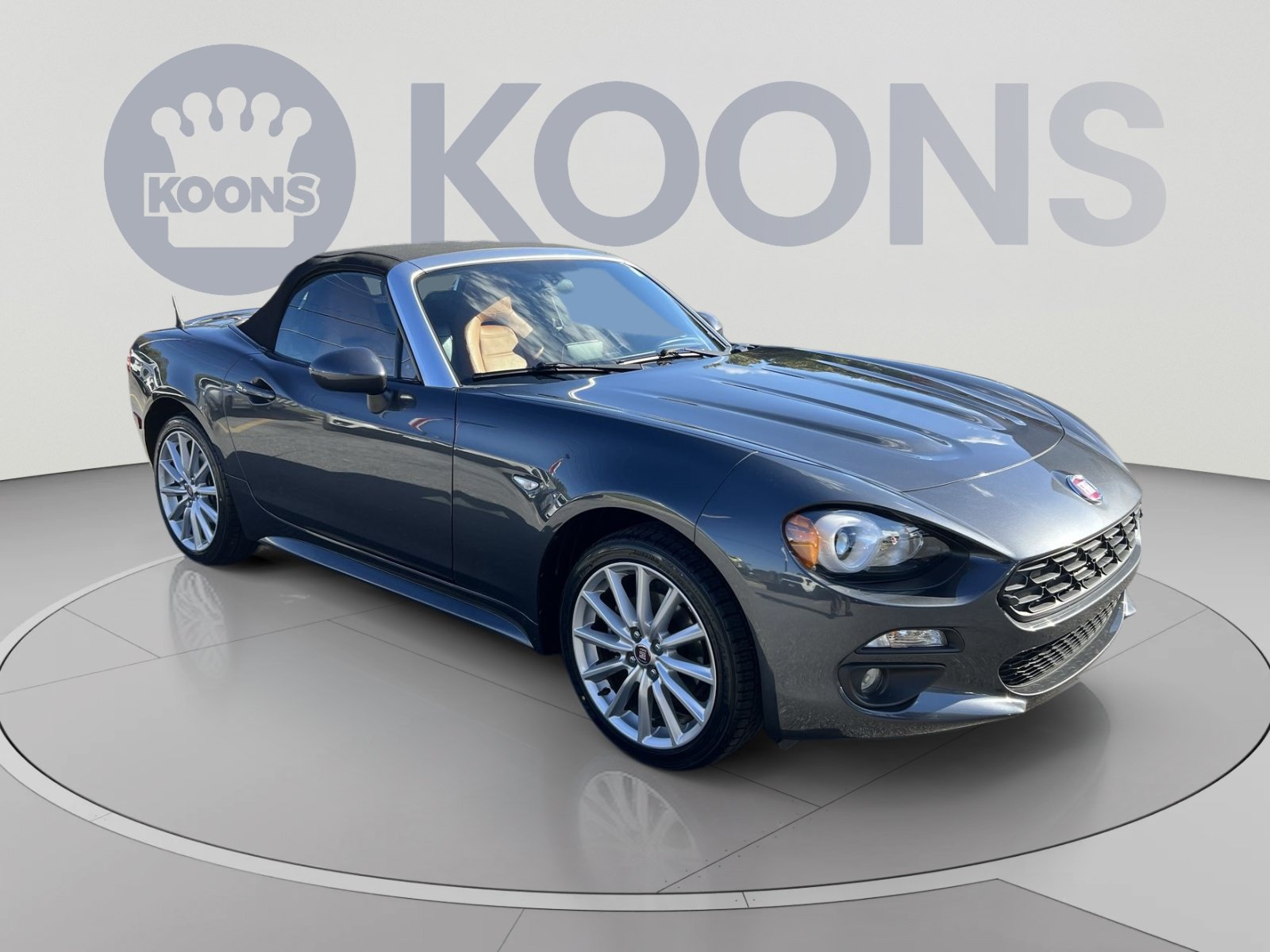 Used 2019 FIAT 124 Spider Lusso w/ Navigation & Sound Group RWD image 10