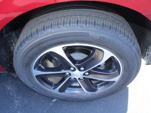 Used 2021 Buick Enclave Essence w/ Sport Touring Edition image 8