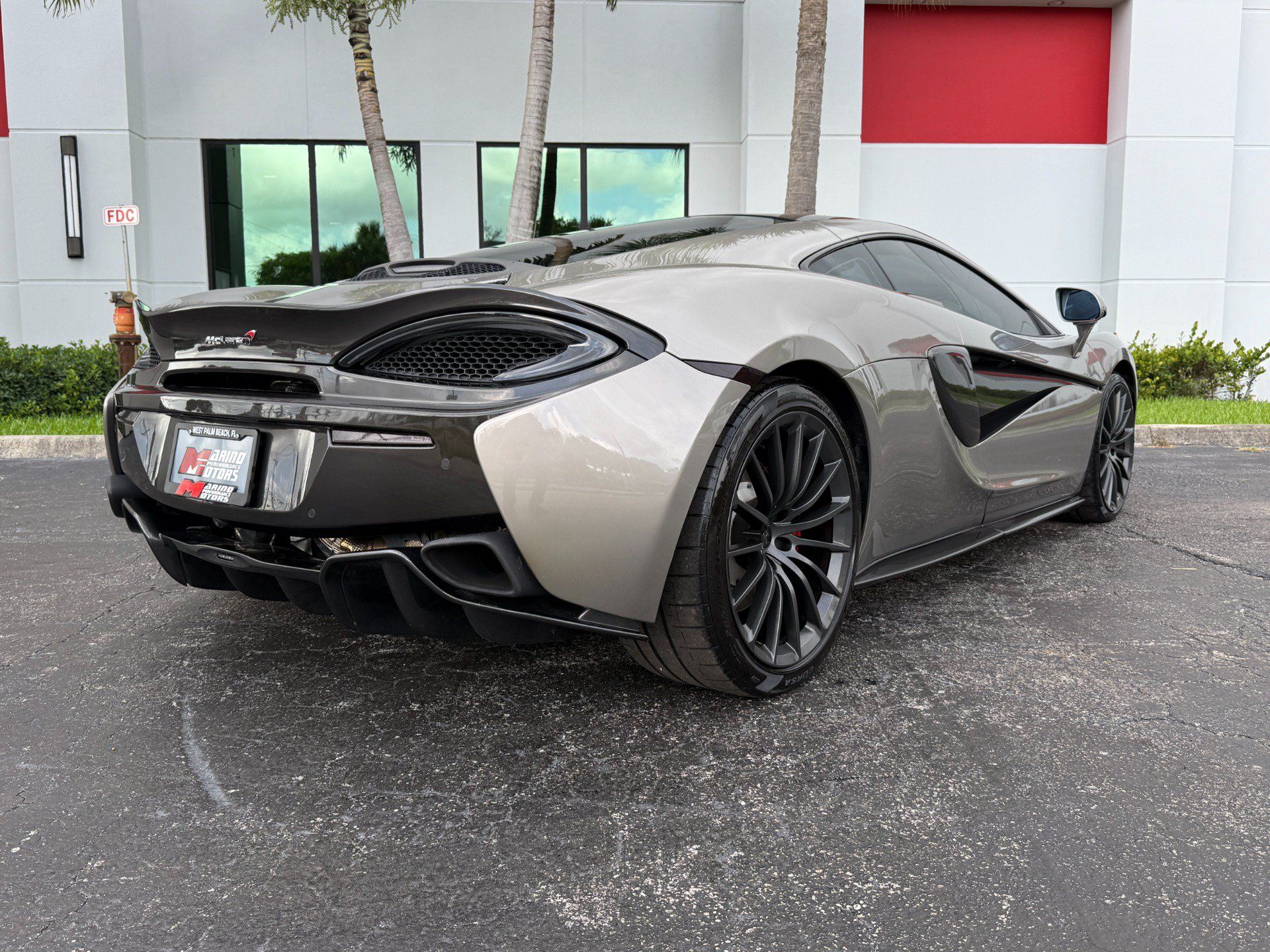 Used 2017 McLaren 570S RWD image 20