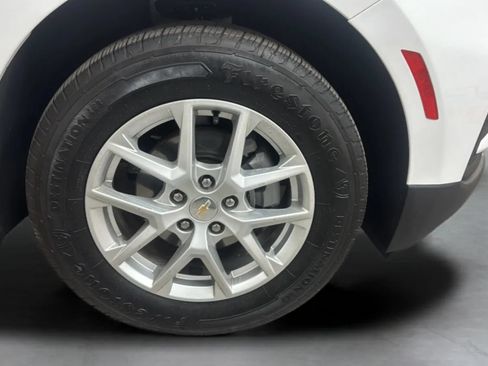 Used 2023 Chevrolet Equinox LS AWD/4WD image 26